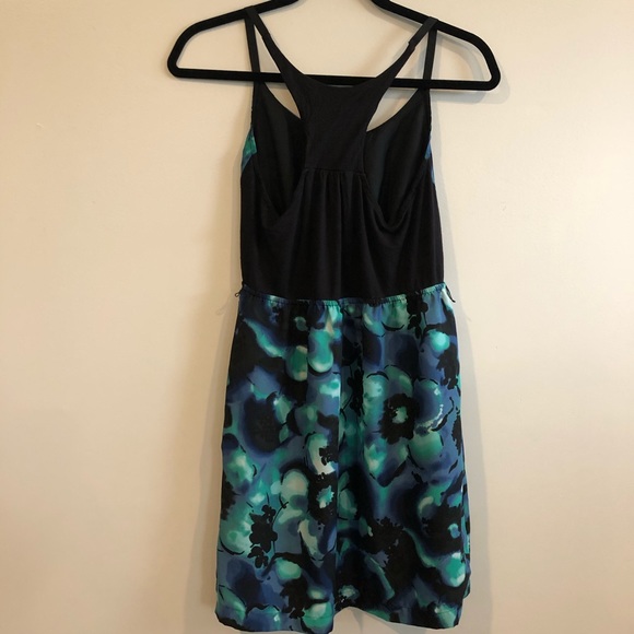 LC Women’s Dress - Picture 4 of 4